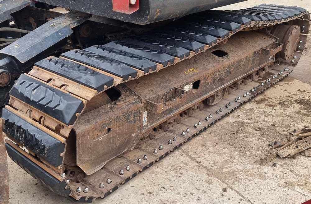 Bolt on rubber track pads / excavator track pads