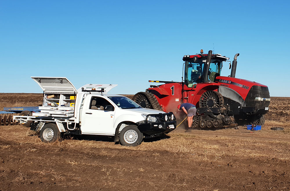 Ag track fitting service - Case IH STX 500 Quadtrac